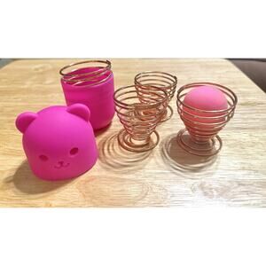 Set Of 4 Makeup Sponge Holder/Drying Stands w. 1 Silicone Travel Case